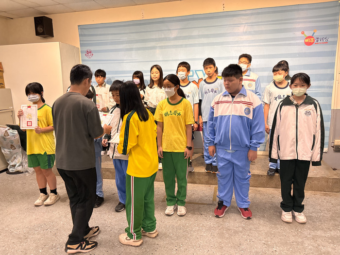 114學年第一次定期評量成績優良學生代表頒獎圖片