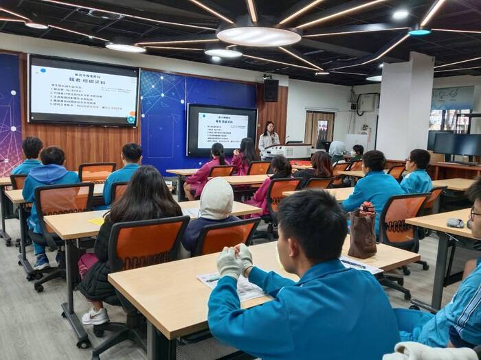 115學年度專業群科校內說明會圖片