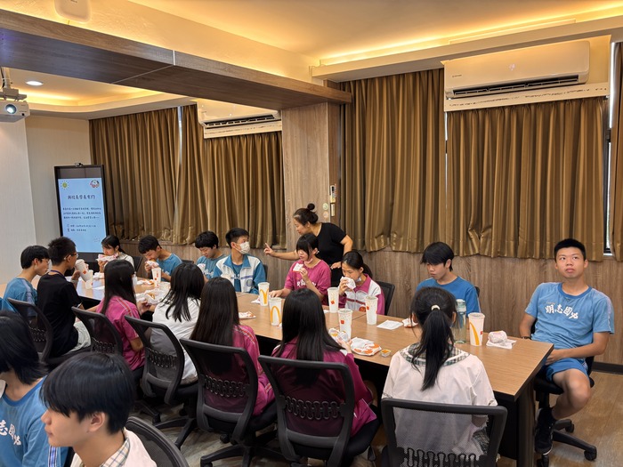 114學年第一次模擬考與校長有約圖片